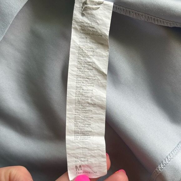 Fabletics Iridescent Powder Blue Silver Lydia Shine Built In Bra Cropped Tank - Picture 7 of 8